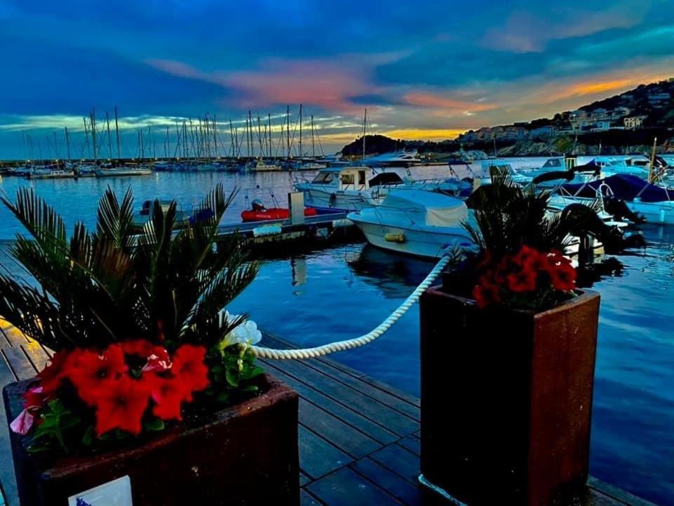 Апартаменти 1Ra Linea Platja De Sant Feliu Сан-Фаліу-да-Ґішулс Екстер'єр фото